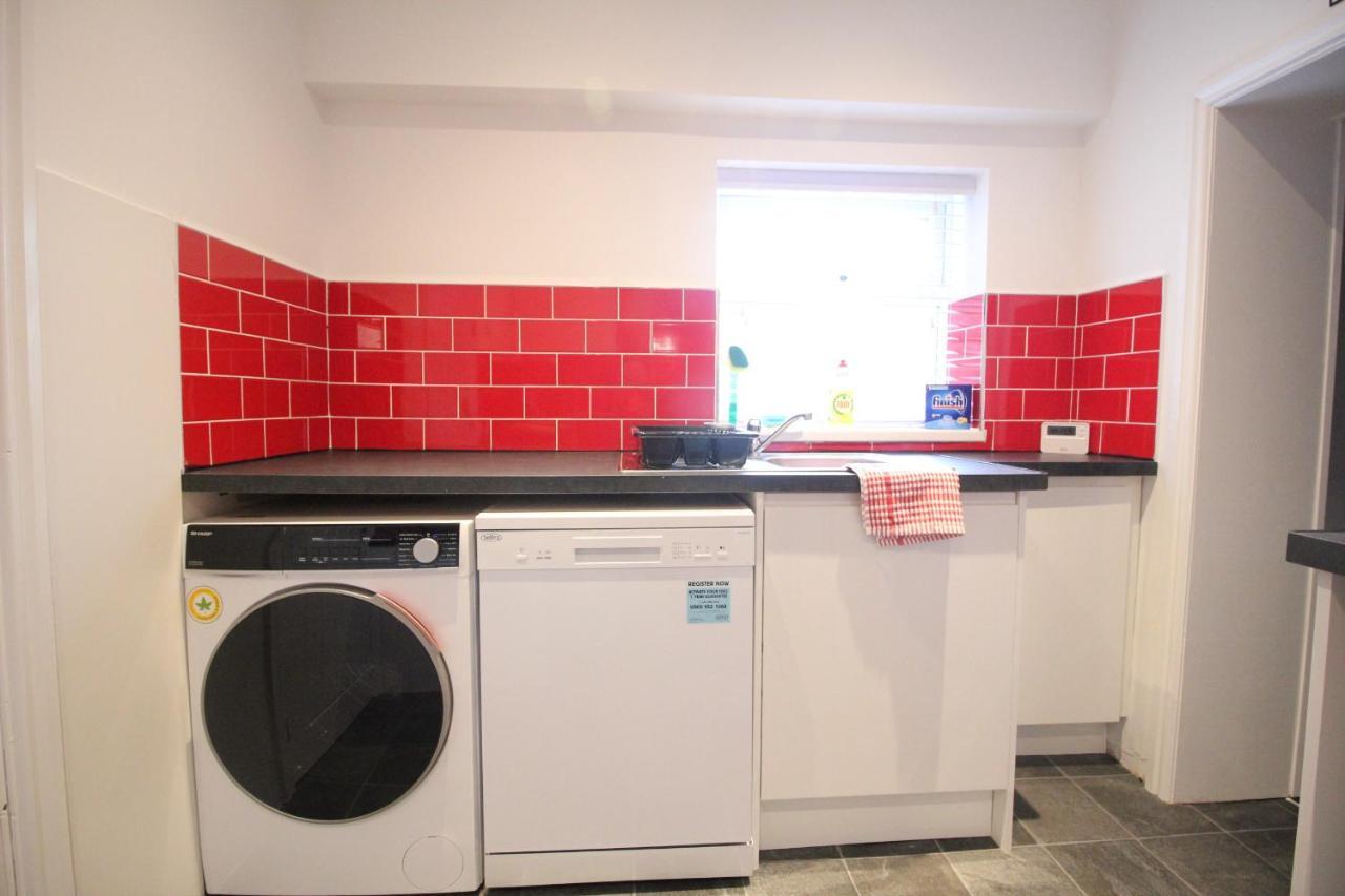 Media Manor - Fully Refurbished In 2022 - Large 6 Bedrooms, 3 Bathrooms Plus Media Games Room Blackpool Zewnętrze zdjęcie