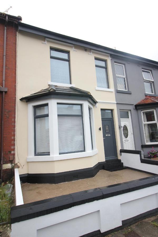 Media Manor - Fully Refurbished In 2022 - Large 6 Bedrooms, 3 Bathrooms Plus Media Games Room Blackpool Zewnętrze zdjęcie