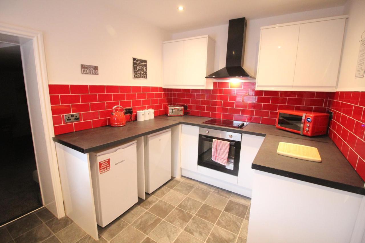Media Manor - Fully Refurbished In 2022 - Large 6 Bedrooms, 3 Bathrooms Plus Media Games Room Blackpool Zewnętrze zdjęcie