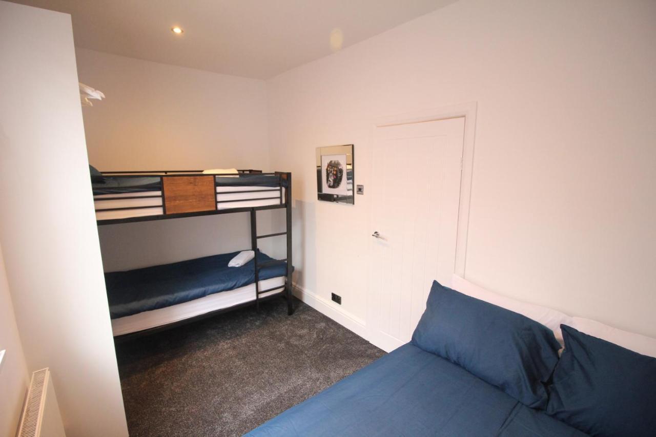 Media Manor - Fully Refurbished In 2022 - Large 6 Bedrooms, 3 Bathrooms Plus Media Games Room Blackpool Zewnętrze zdjęcie