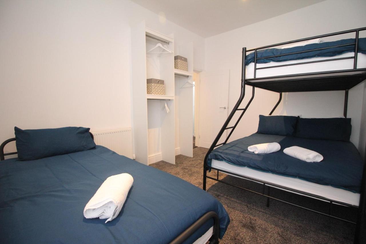 Media Manor - Fully Refurbished In 2022 - Large 6 Bedrooms, 3 Bathrooms Plus Media Games Room Blackpool Zewnętrze zdjęcie