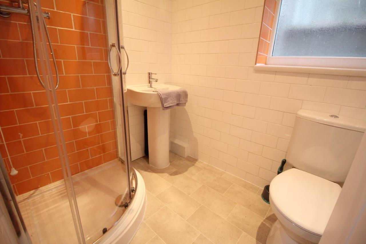Media Manor - Fully Refurbished In 2022 - Large 6 Bedrooms, 3 Bathrooms Plus Media Games Room Blackpool Zewnętrze zdjęcie