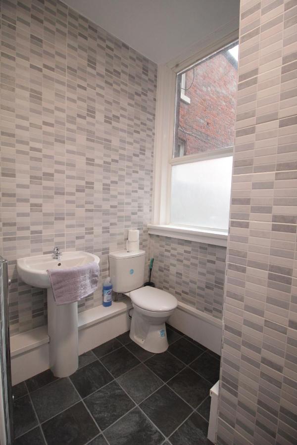 Media Manor - Fully Refurbished In 2022 - Large 6 Bedrooms, 3 Bathrooms Plus Media Games Room Blackpool Zewnętrze zdjęcie