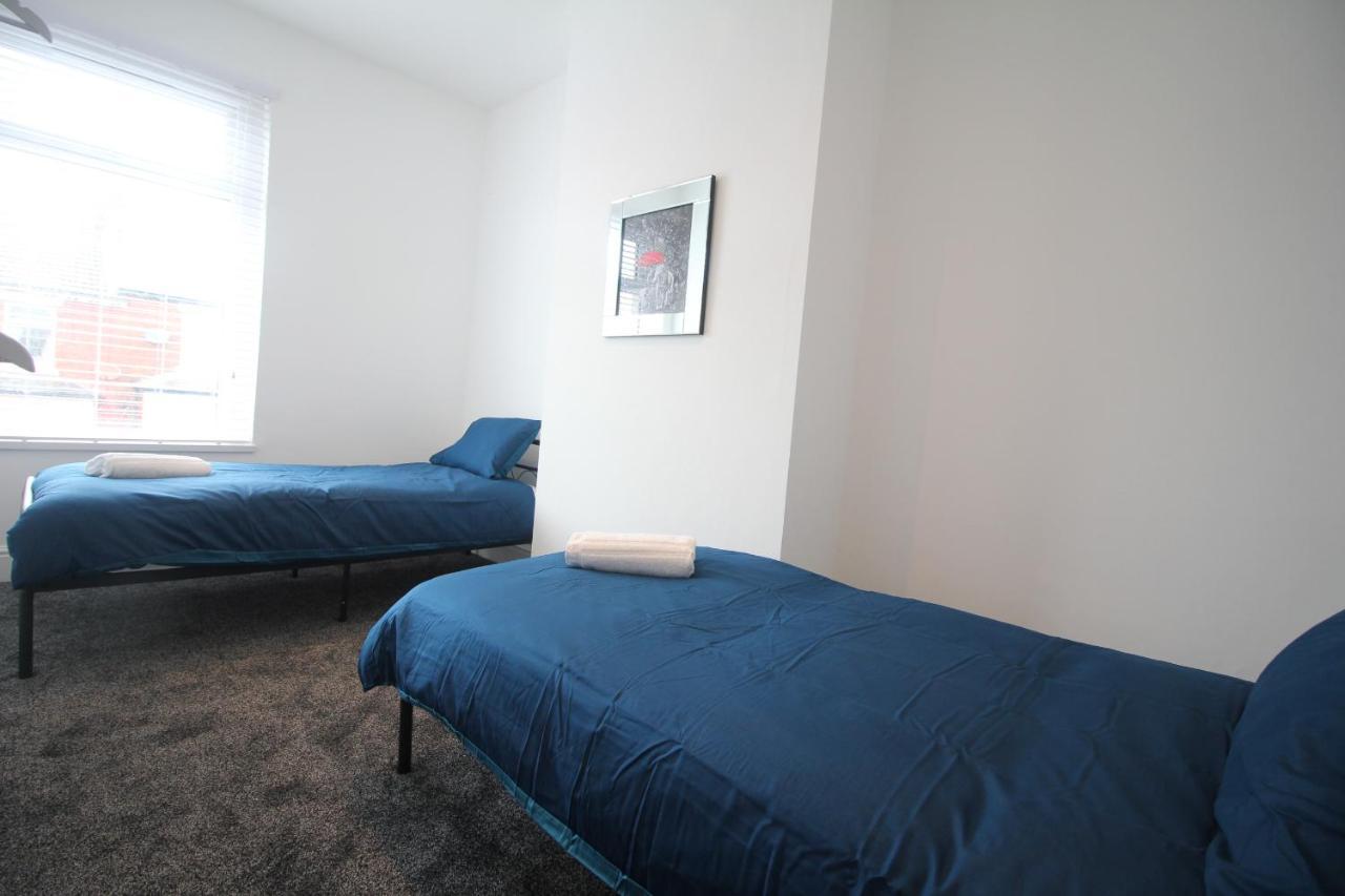 Media Manor - Fully Refurbished In 2022 - Large 6 Bedrooms, 3 Bathrooms Plus Media Games Room Blackpool Zewnętrze zdjęcie